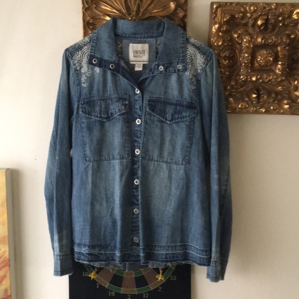 Jean Jacket, Decorated With White Pattern.